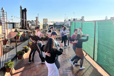 Barcelona: Rooftop Tango Lesson with Drinks and Videos