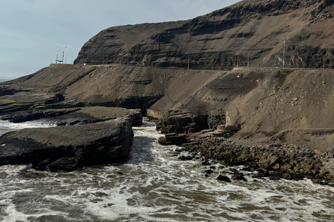 Lima: Private Tour of Barranco, La Herradura, and the Pachacámac Sanctuary