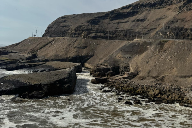 Lima: Private Tour of Barranco, La Herradura, and the Pachacámac Sanctuary