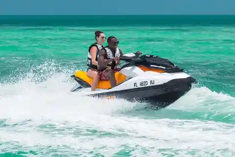 Jet Ski Abenteuer in Doha mit Hotel/ Flughafentransfer