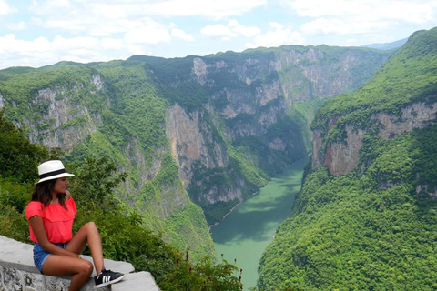 Tour of Sumidero Canyon, Chiapa de Corzo and Viewpoints Walk through the Sumidero Canyon, Chiapa de Corzo and Viewpoints