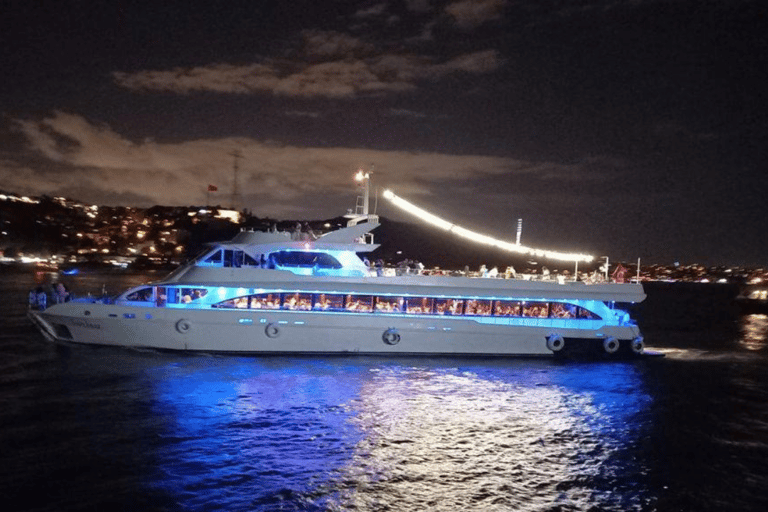 伊斯坦布尔：博斯普鲁斯海峡除夕夜游船晚宴派对伊斯坦布尔：博斯普鲁斯海峡除夕游船晚宴和派对