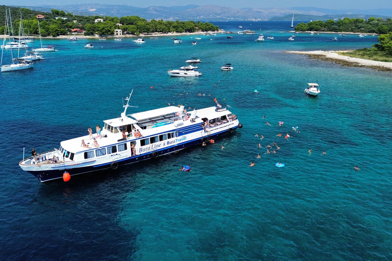 Split: Trogir Walking Tour, Blue Lagoon & Shipwreck Cruise Split: Trogir, Shipwreck & Trogir Boat Tour with Food/Drinks