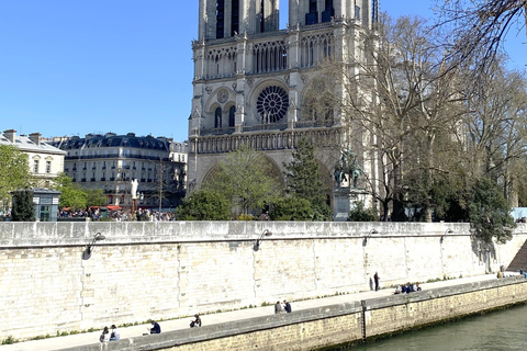 Paris: Notre-Dame Cathedral Guided Tour with Group Access