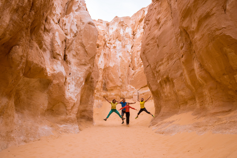 Sharm El Sheikh: Colored Canyon, Blue Hole & Dahab Day Trip Tour without Snorkelling Gears