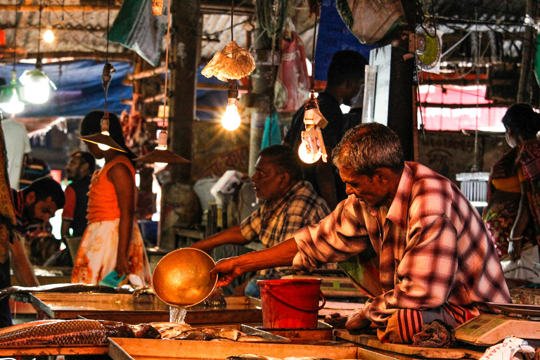 Colombo: First Night Guided Tour with Tuk Tuk Ride