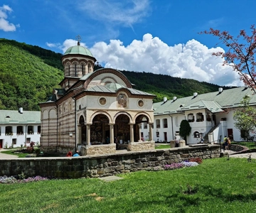 Bucharest: 8-Day Transylvania & Moldavian Monasteries Tour