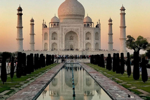 Excursão particular de um dia ao Taj Mahal e Agra saindo de Delhi de carro.Somente guia turístico particular