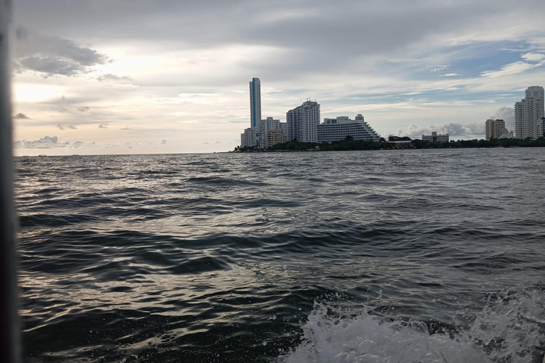 Cartagena: Conoce la isla de punta arena con CERVEZA Cartagena: Conoce la isla de punta arena con cerveza