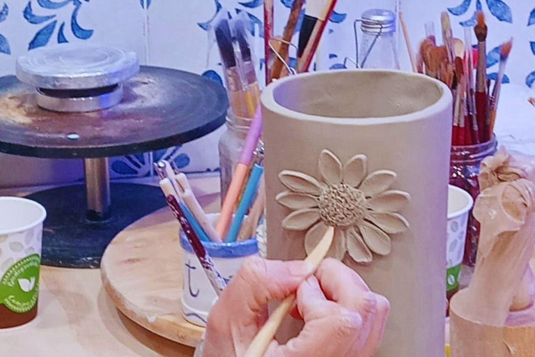 Naples: Ceramic Workshop with Decoration and Aperitif
