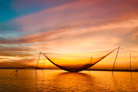 Hoi An: Sunset Kayaking Tour to Lantern Town