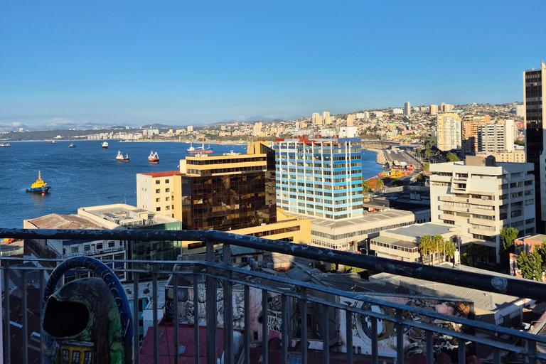 Valparaiso: Guided Walking Tour with Boat Ride