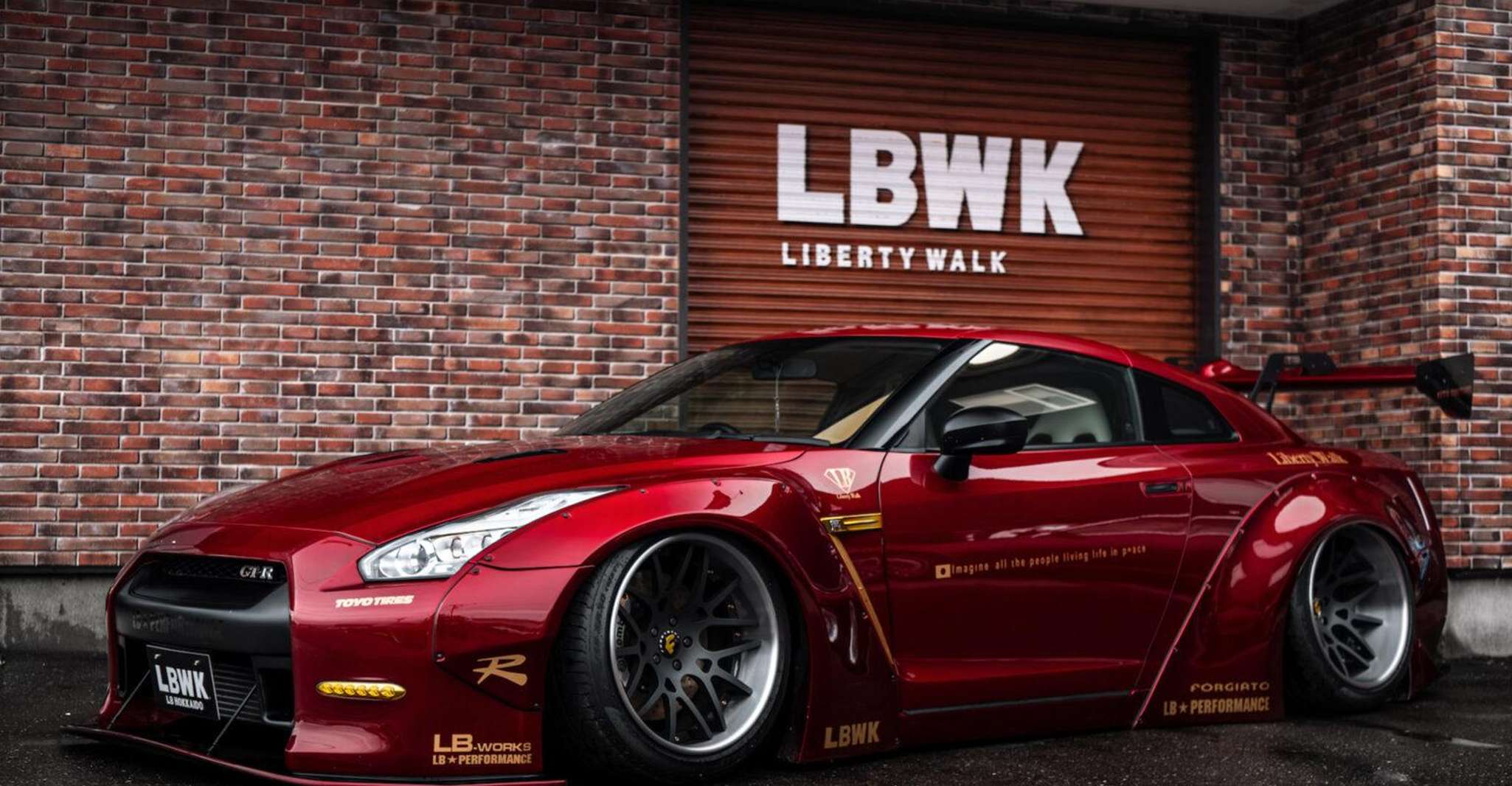 Tokyo, Liberty Walk GT-R R35 Ride from Daikoku