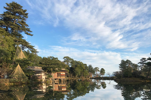 Kanazawa Highlights with Hidden Samurai House & Tea Break