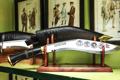 كاتماندو: دورة صناعة سكاكين الخوكوري مع الحداد