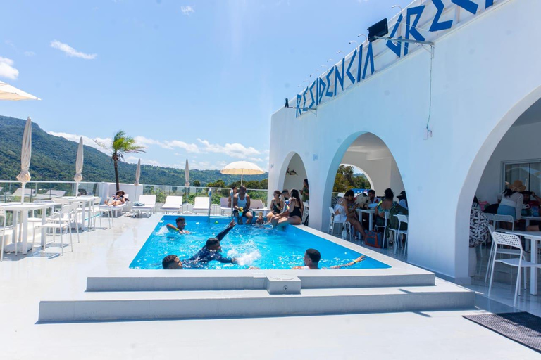 Grecialandia Santorini Tour with Lunch and Transfers