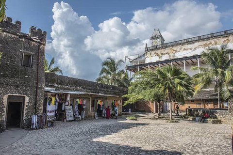 Stone Town: Private Walking Tour with Entry Fees