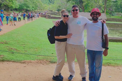 Vanuit Kandy: Sigiriya en Pidurangala Rots Tuk Tuk Safari
