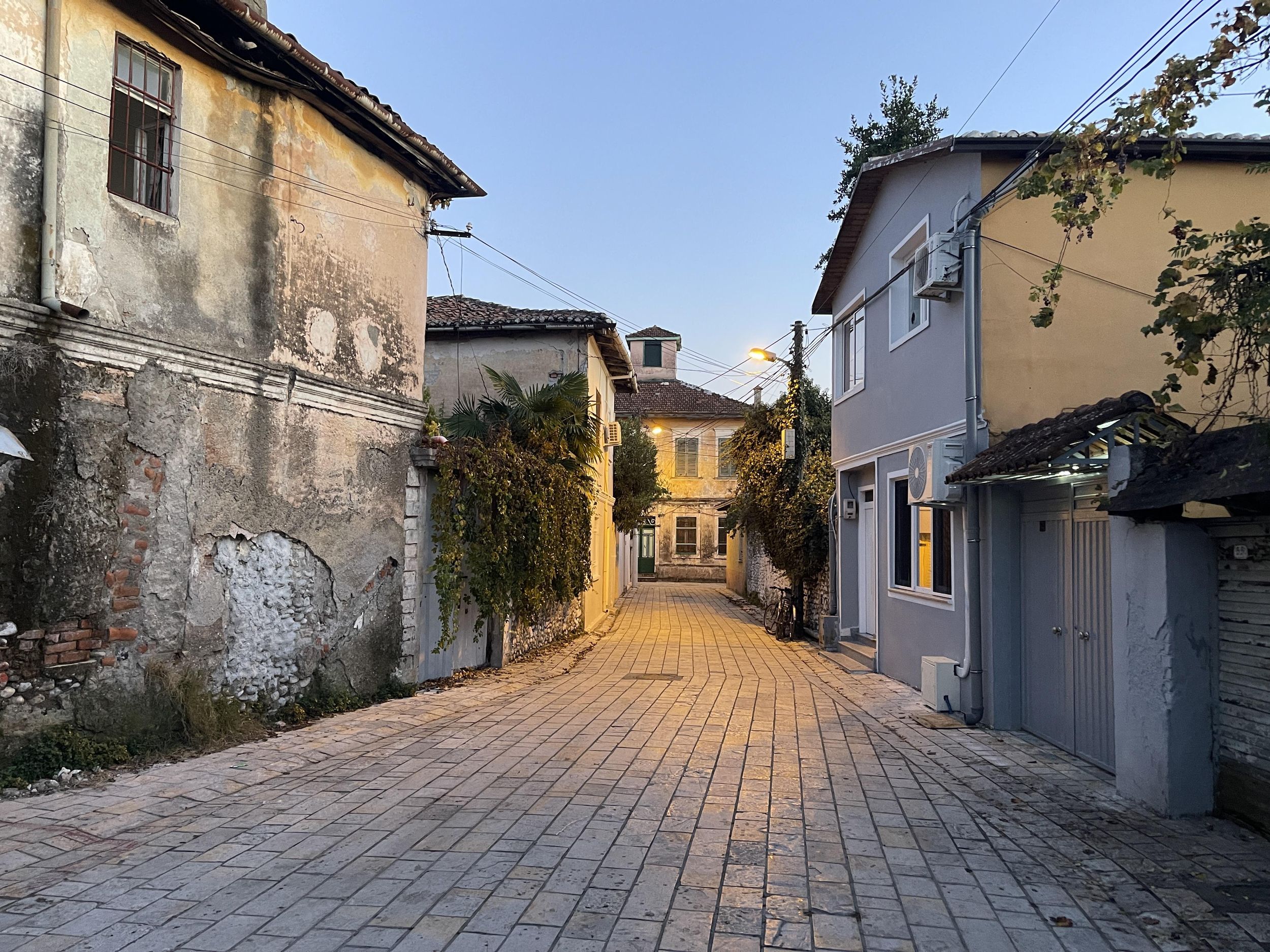 Abseits der Küste: Tagestour nach Shkodra, Bunker und Burg