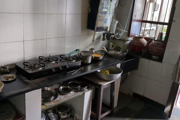 Udaipur: Indian Cooking Class - Art, Antiques & Storytelling Private Experience