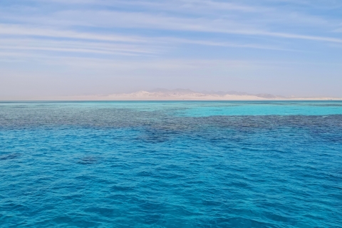Sharm : Excursion en bateau de plongée à Ras Mohamed avec transferts privésExcursion en bateau avec une plongée d'initiation et transferts privés