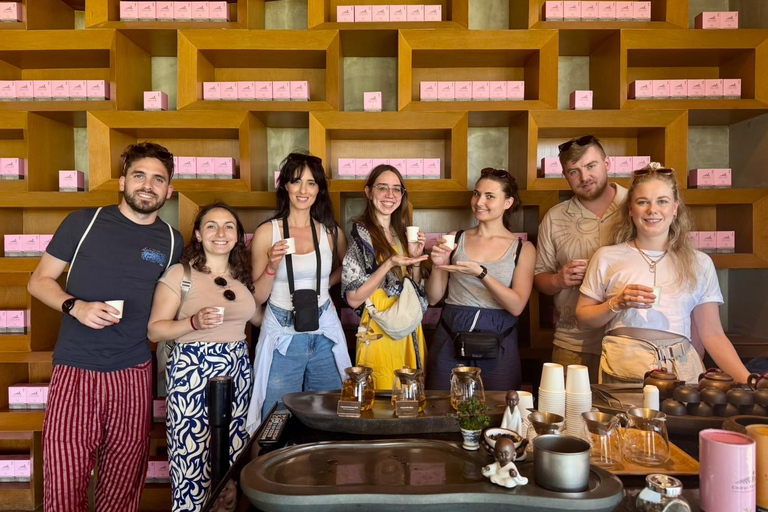 Chiang Rai:Guided Highlights Full-Day Tour-FREE LUNCH BUFFET Experience the Wonders of Chiang Rai with Free Thai Buffet