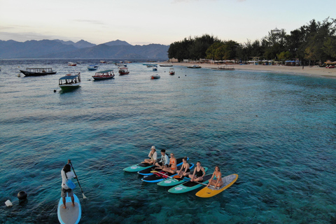 Gili Trawangan: Sunrise SUP Paddleboard Tour & Drone Photos Gili trawangan: Sunrise Stand-Up Paddle boarding or Tour