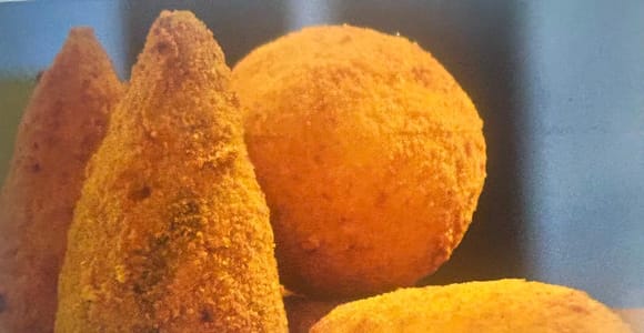 Naples street food tour: the flavours of Via Toledo