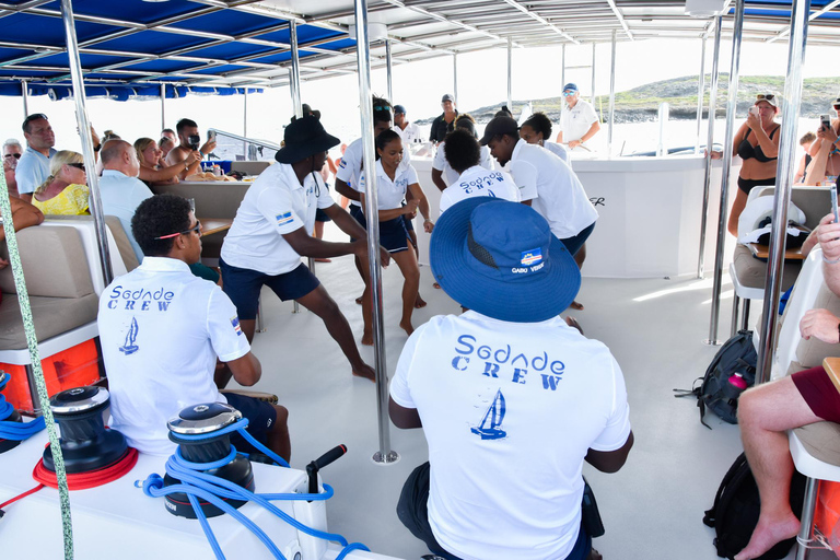 Boa Vista Catamaran Tour: All Inclusive Bay CruiseAdults Only - Boa Vista Catamaran Tour: All Inclusive