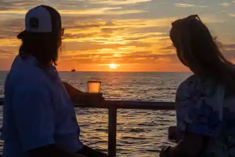 Tour in catamarano al tramonto