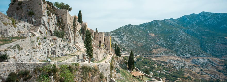 Split : Visite privée de la forteresse de Klis et de la grotte de Vranjača.