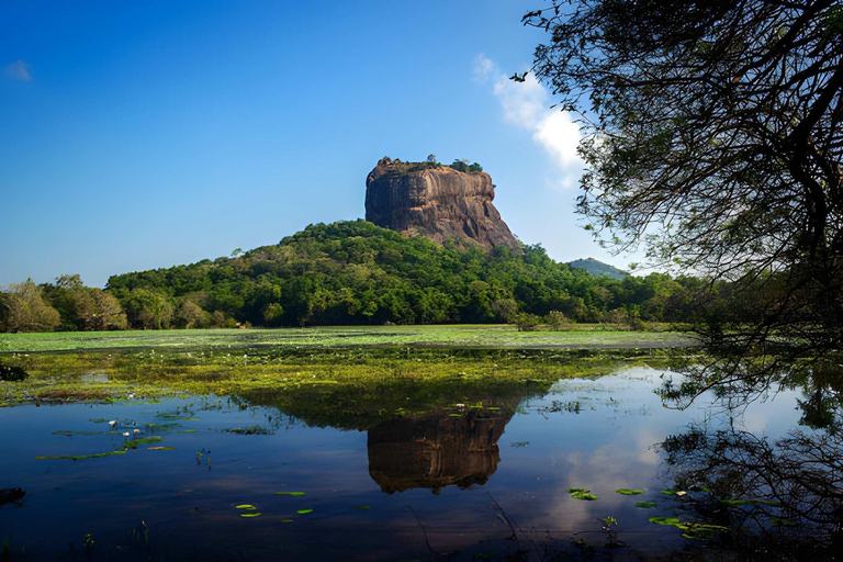 2-Day Galle to Sigiriya Tour with Minneriya Safari