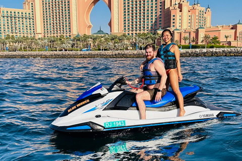 迪拜：体验摩托艇畅游阿拉伯酋长酒店+图片&amp;视频30分钟喷气式摩托艇前往帆船酒店