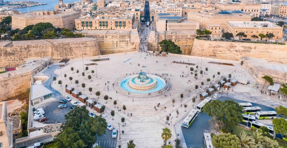 Valletta: Evening Walking Tour with a Local Guide