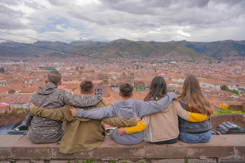 Cusco: Guided City Walking Tour with Photoshoot + dron video