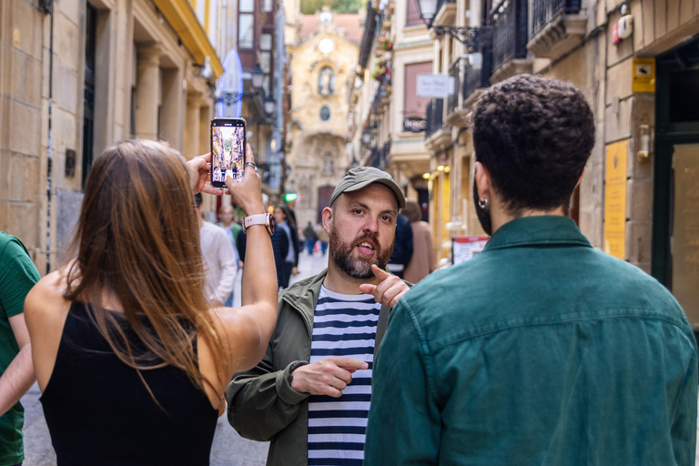 Donosti Pintxo Tour with Chef, Podcaster & Researcher Evening Pintxos Tour – 2 Neighborhoods & 5 Drinks