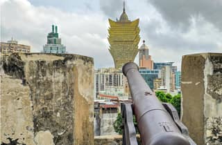 Ab Hongkong: Tour zu UNESCO-Stätten in Macau mit Abholung und Brücke