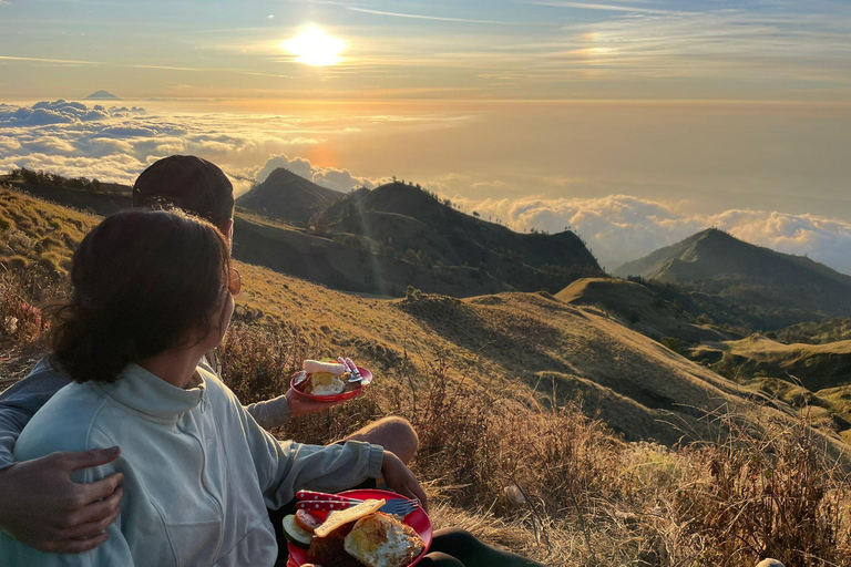 Mount Rinjani Crater Rim Trek with sunrise