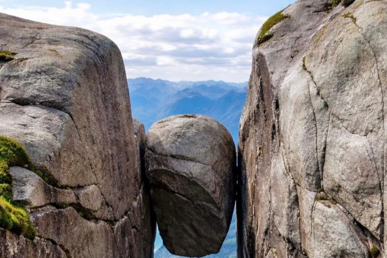 2-Day Expedition from Bergen: Preikestolen, Kjerag, Stavanger, and Månafossen