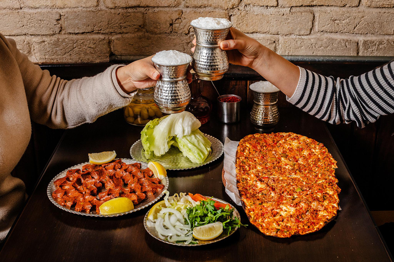 Istanbul: Bosphorus Bites Food Tour with 14+ Tastings