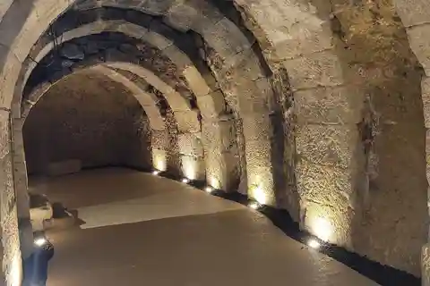 Laguardia: Private tasting, aging of wines Bodegas 1808 - Casa Garabitero