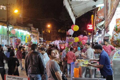 Bangalore: Paseo por las calles de la comida y un colorido bazarBangalore: Paseo privado por las calles de comida con recogida y entrega