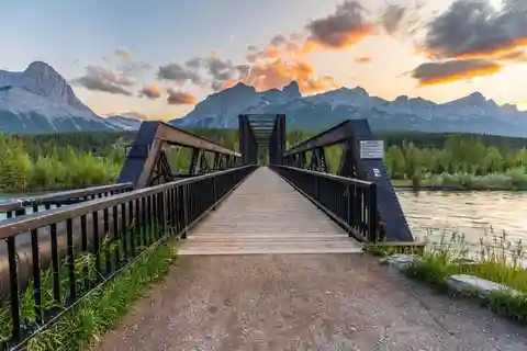 The Canmore HISTORY TOUR - Cowboys and Coal Miners 1.5H Walk