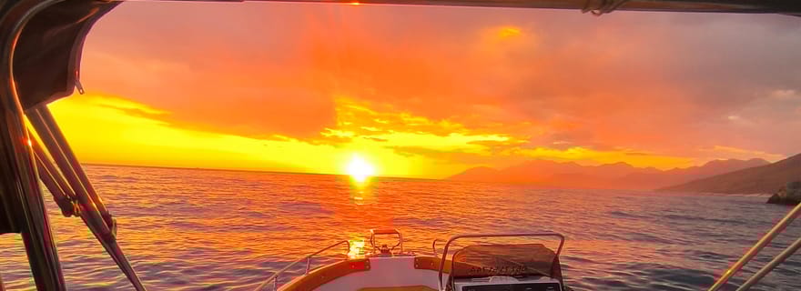 Saranda : visite d'une jounée en bateau avec arrêts sur les plages et baignade
