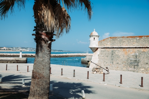 Algarve: Silves, Lagos y Cabo San VicenteRecogida en Armaçao: Parada de autobús Hotel Holiday Inn
