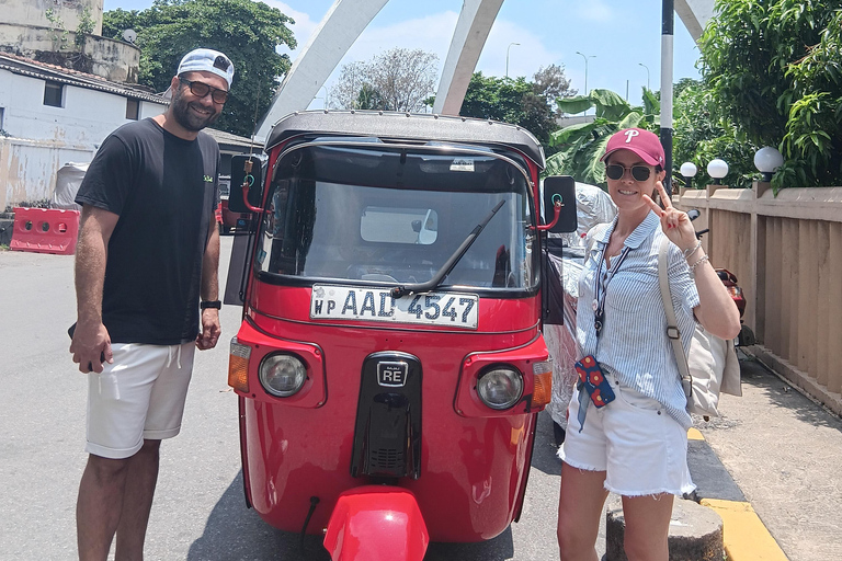 Colombo City Tour by Tuk Tuk - All Inclusive
