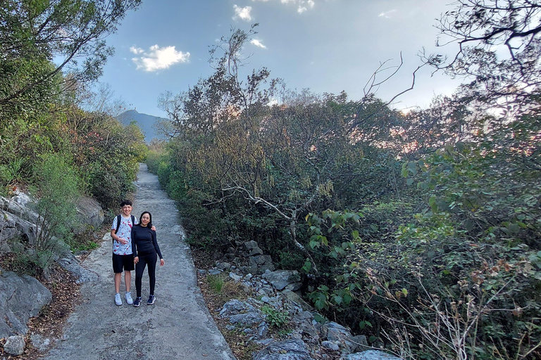 Tour escursionistico &quot;Cerro de la Silla&quot; con guida e trasferimentoMonterrey: Escursione al Cerro de la Silla
