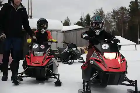 Sälen: Mini-Schneemobil-Abenteuer auf privater Strecke