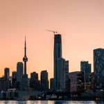 Toronto: Tour notturno per piccoli gruppi con tour in barca del porto