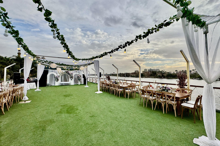 Cairo: Luxury Nile Onyx Dinner Cruise, Belly Dance & Shows Nile Onyx Dinner Cruise, Belly Dance Show Without Transfer